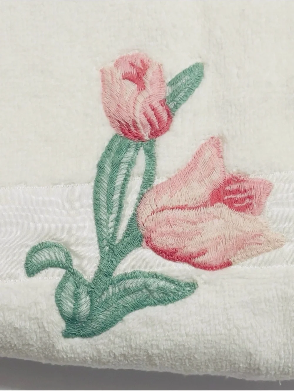 Vintage Martha Stewart Kmart  Embroidered Floral Towel Set-1 Bath 3 Hand towels